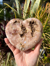 Load image into Gallery viewer, Pink Amethyst Heart - Florida Sol Crystal Co
