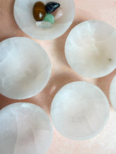 Load image into Gallery viewer, Selenite Charging Bowl
